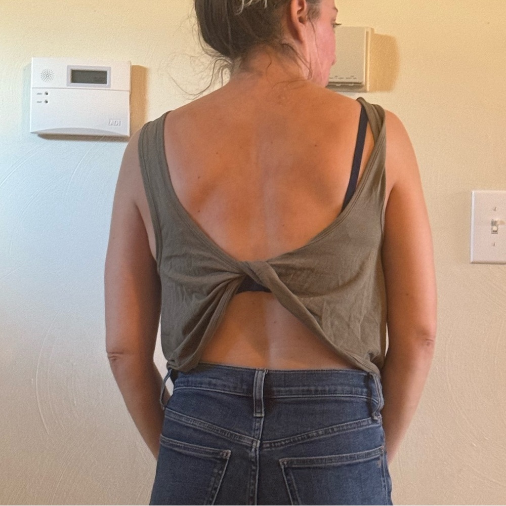 Lululemon Women's Olive Tank Top - Twist back.